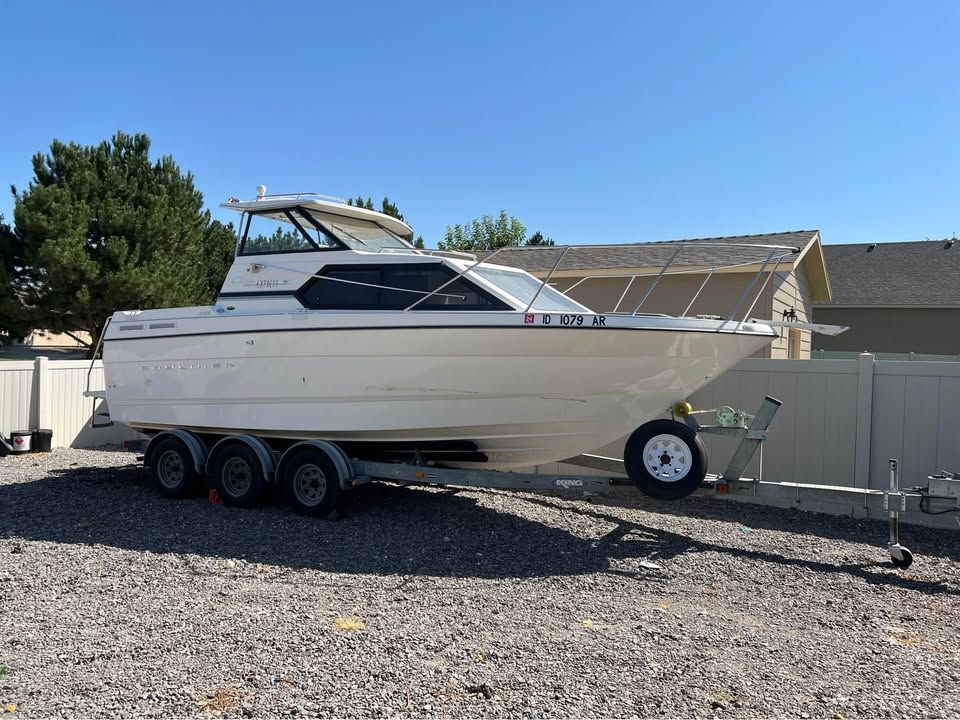 1999 Bayliner 2452