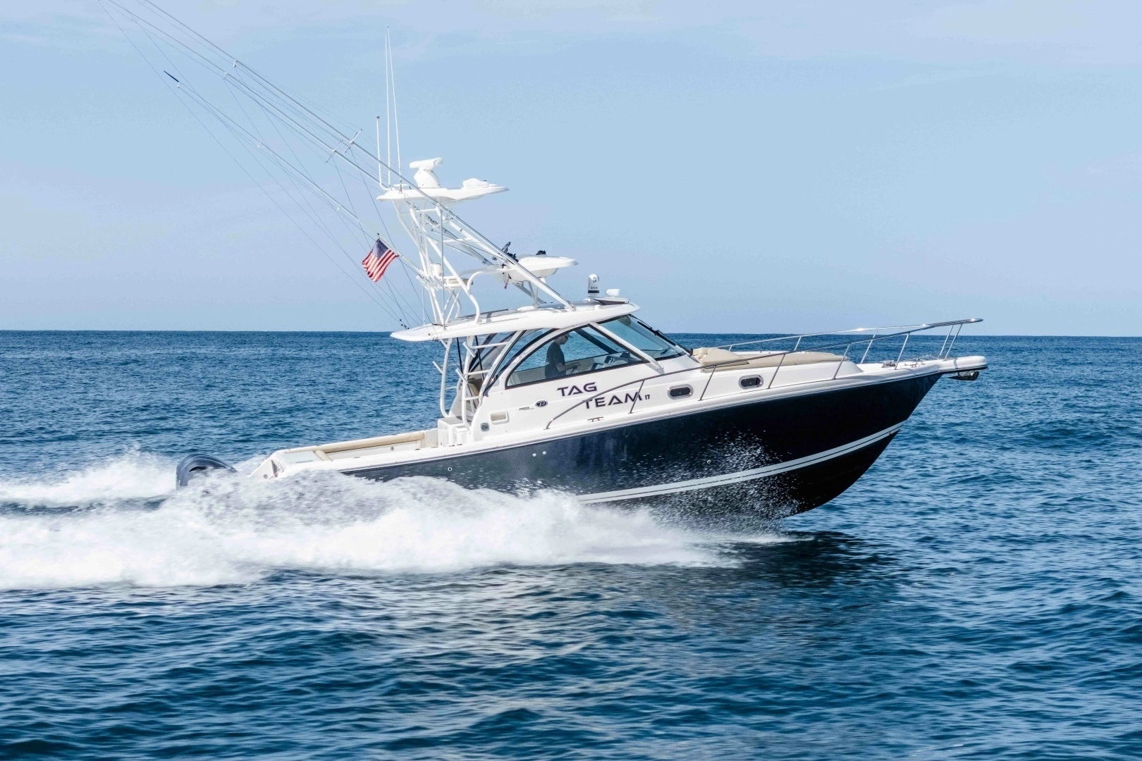 2018 Pursuit 385 Offshore - Image 26