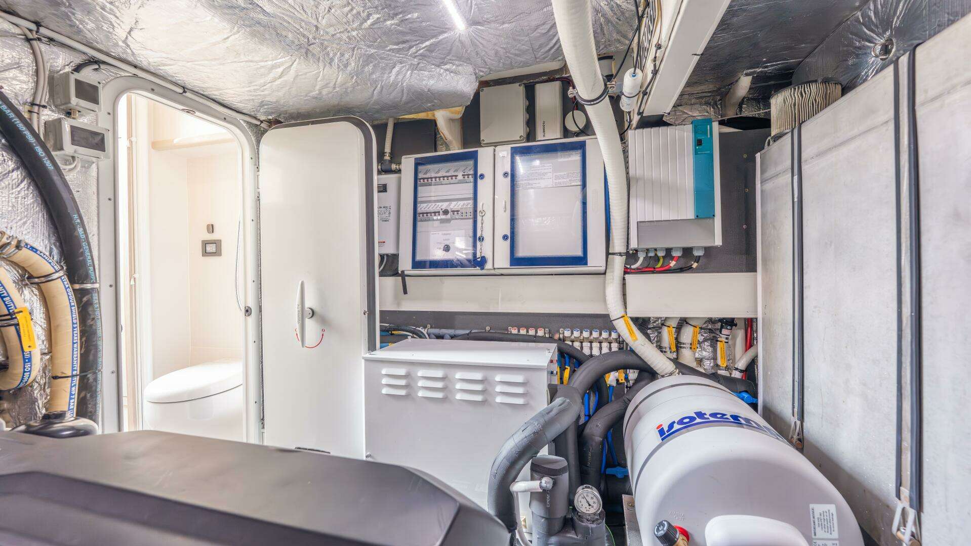 2019 Absolute 58 Fly - Image 61