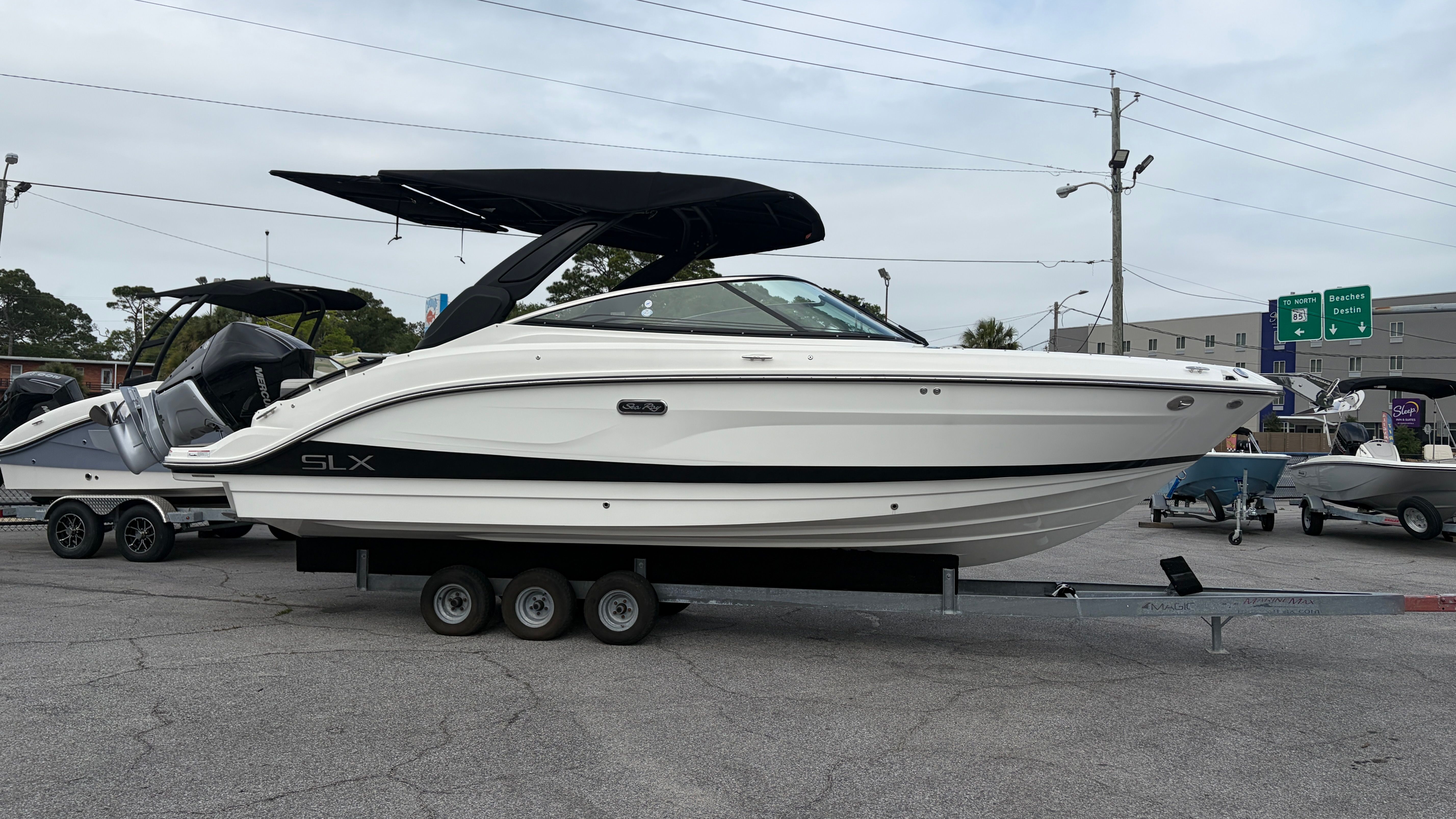 2026 Sea Ray SDX 250 Outboard