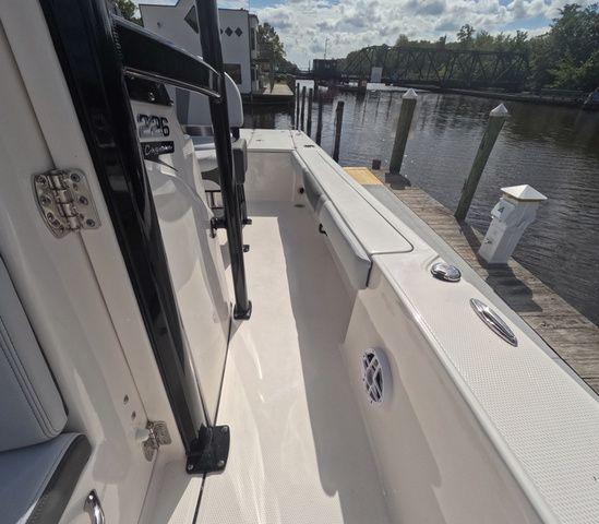 2026 Robalo Cayman 226 In Stock Trailer Included - 25