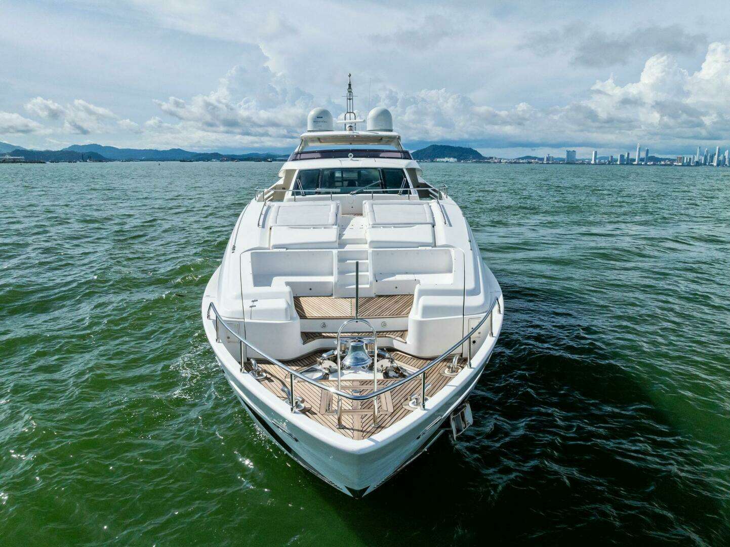 2014 Custom Line 100 - Image 9