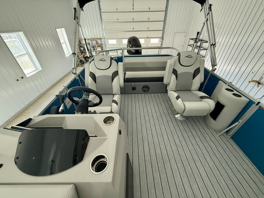 2026 SunCatcher Select 322SL - 17