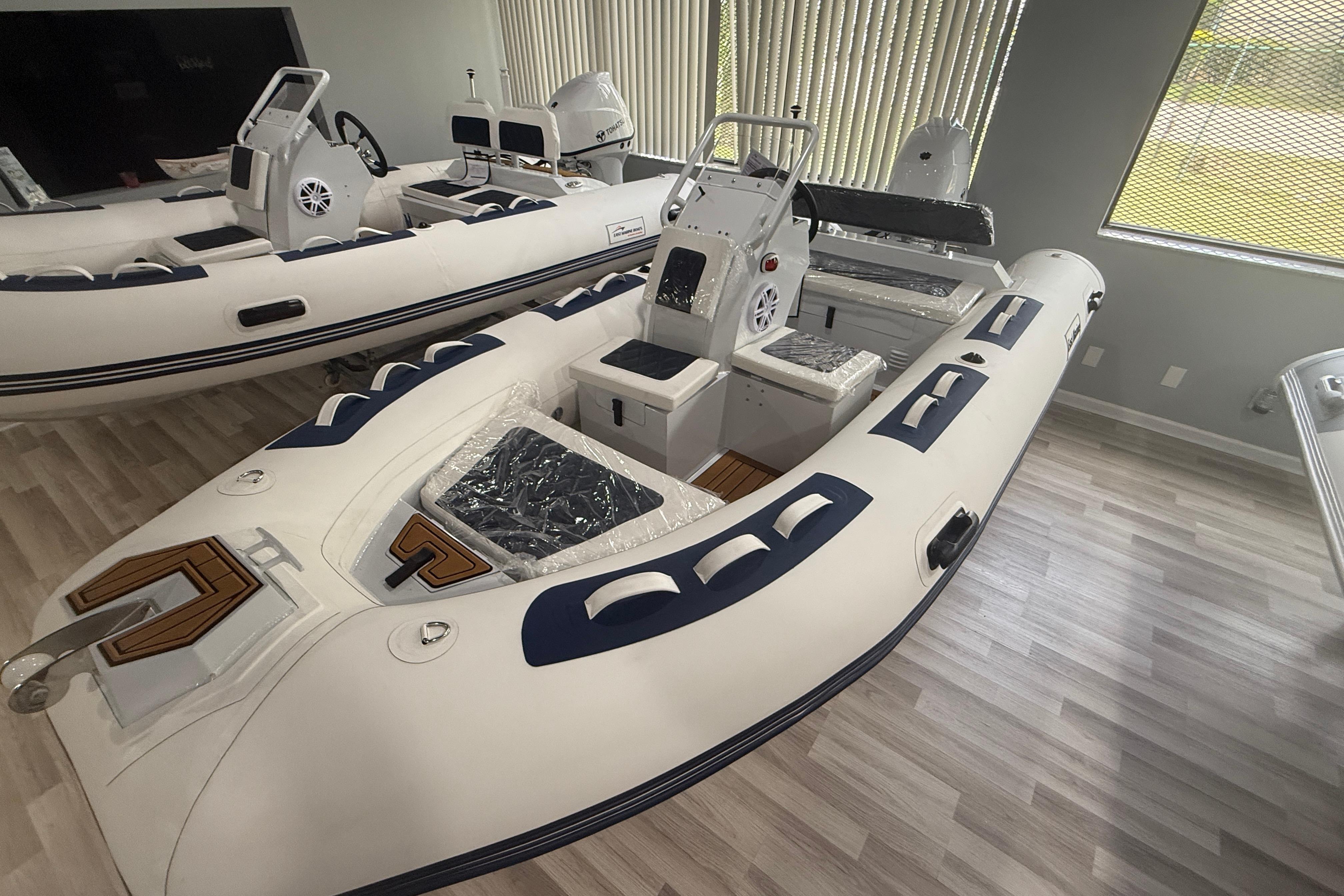 2026 East Marine 390 LUXURY