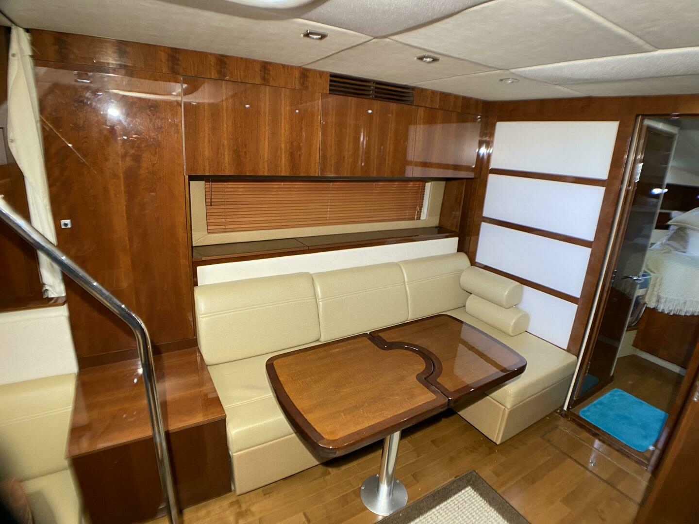 2010 Sea Ray 45 Sundancer - Image 22