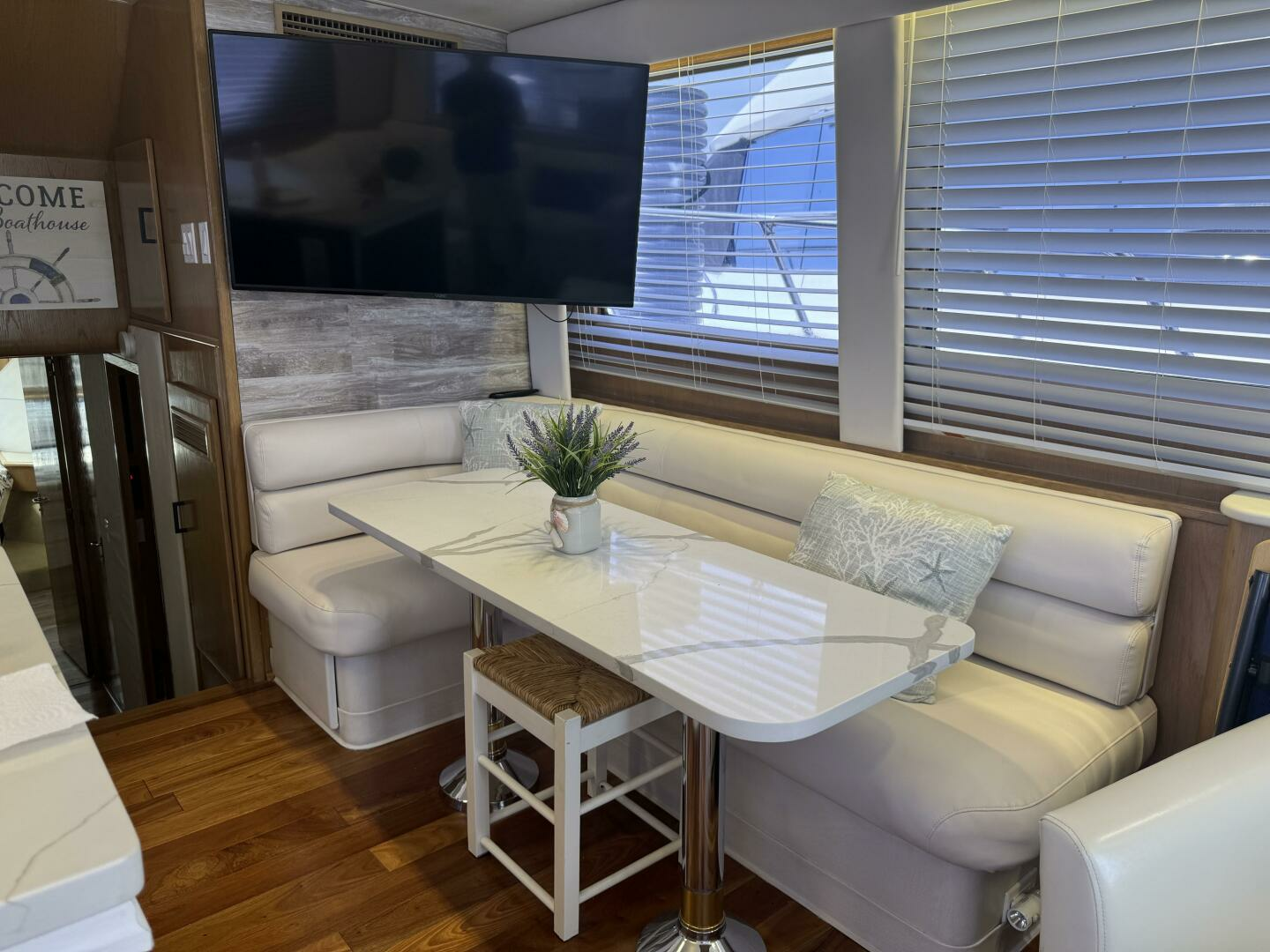 1994 Hatteras 54 Yacht - Image 29