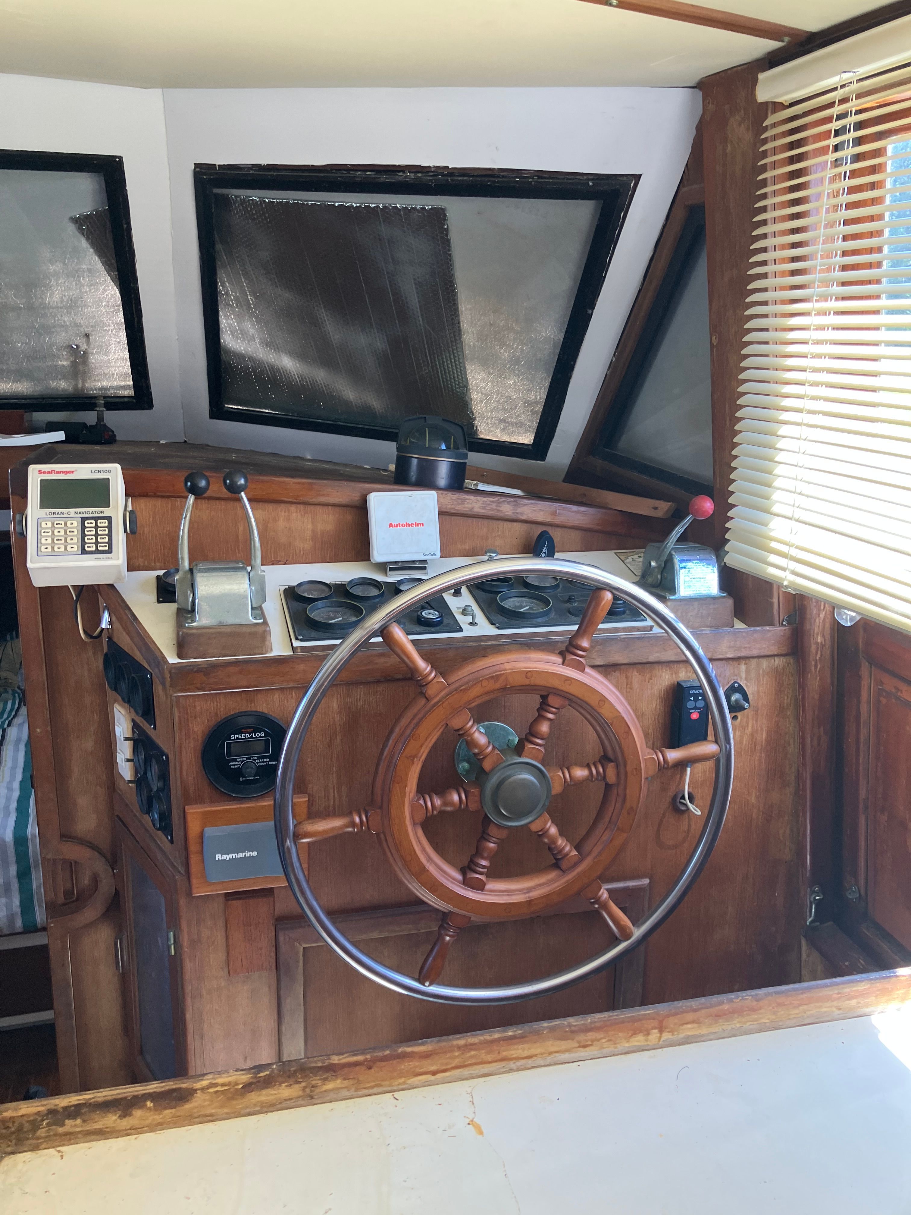 1986 Albin 37 - 19