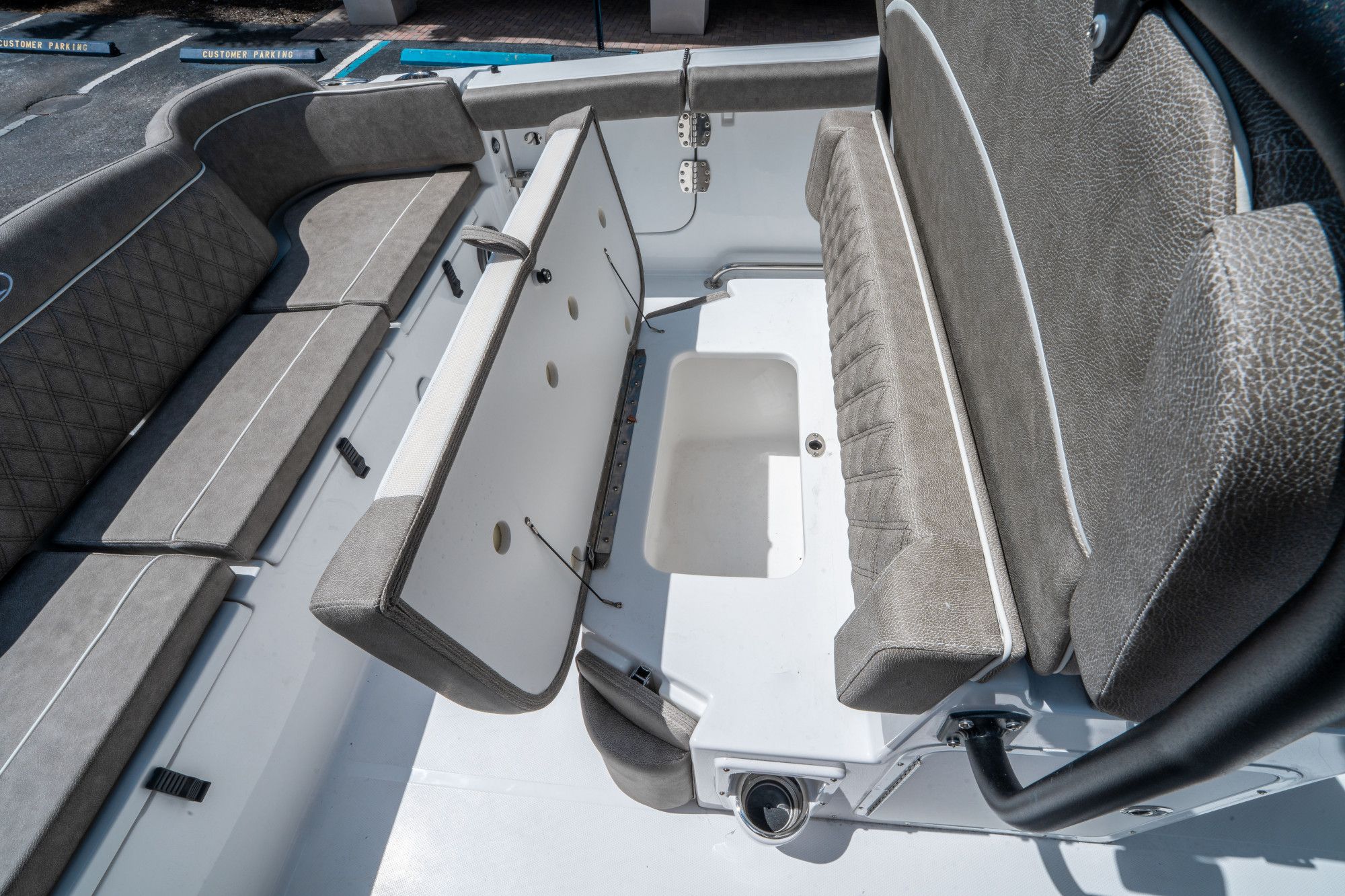 2026 Sea Hunt Ultra 255 SE - 14
