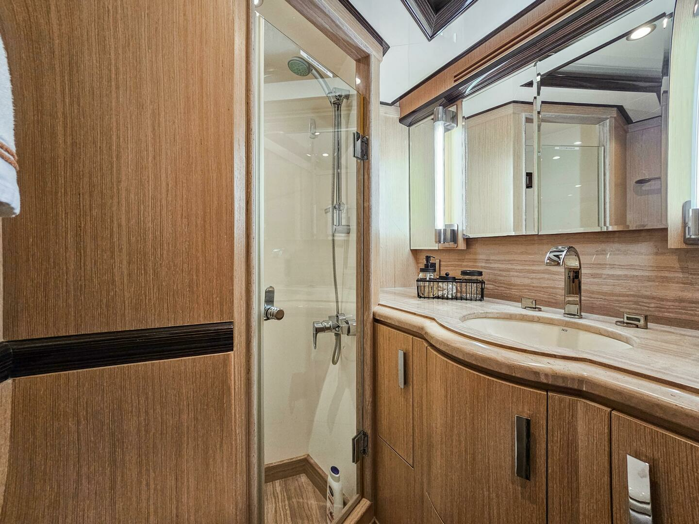 2010 Ocean Alexander 83 - Image 73