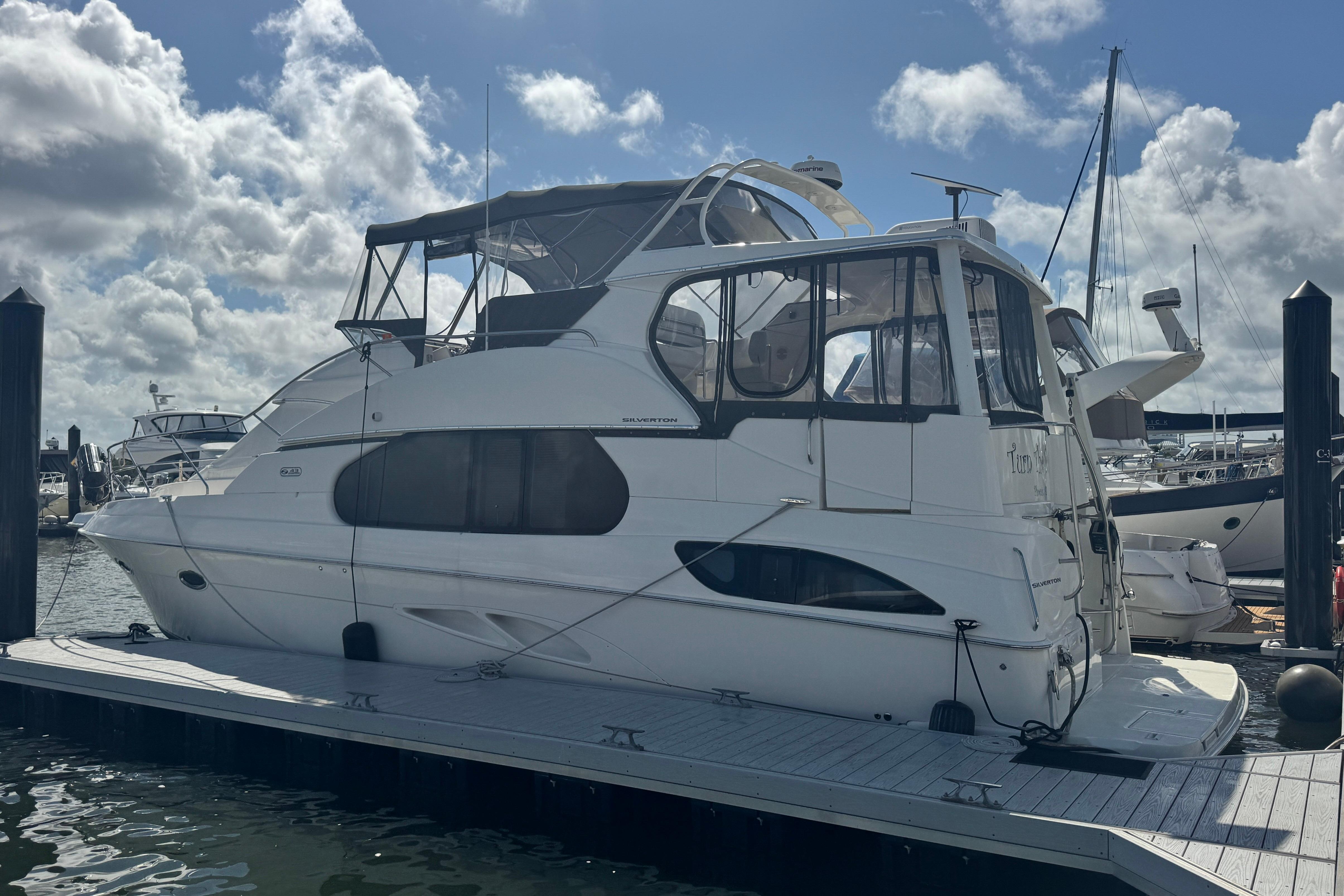 2003 Silverton 43 Motor Yacht
