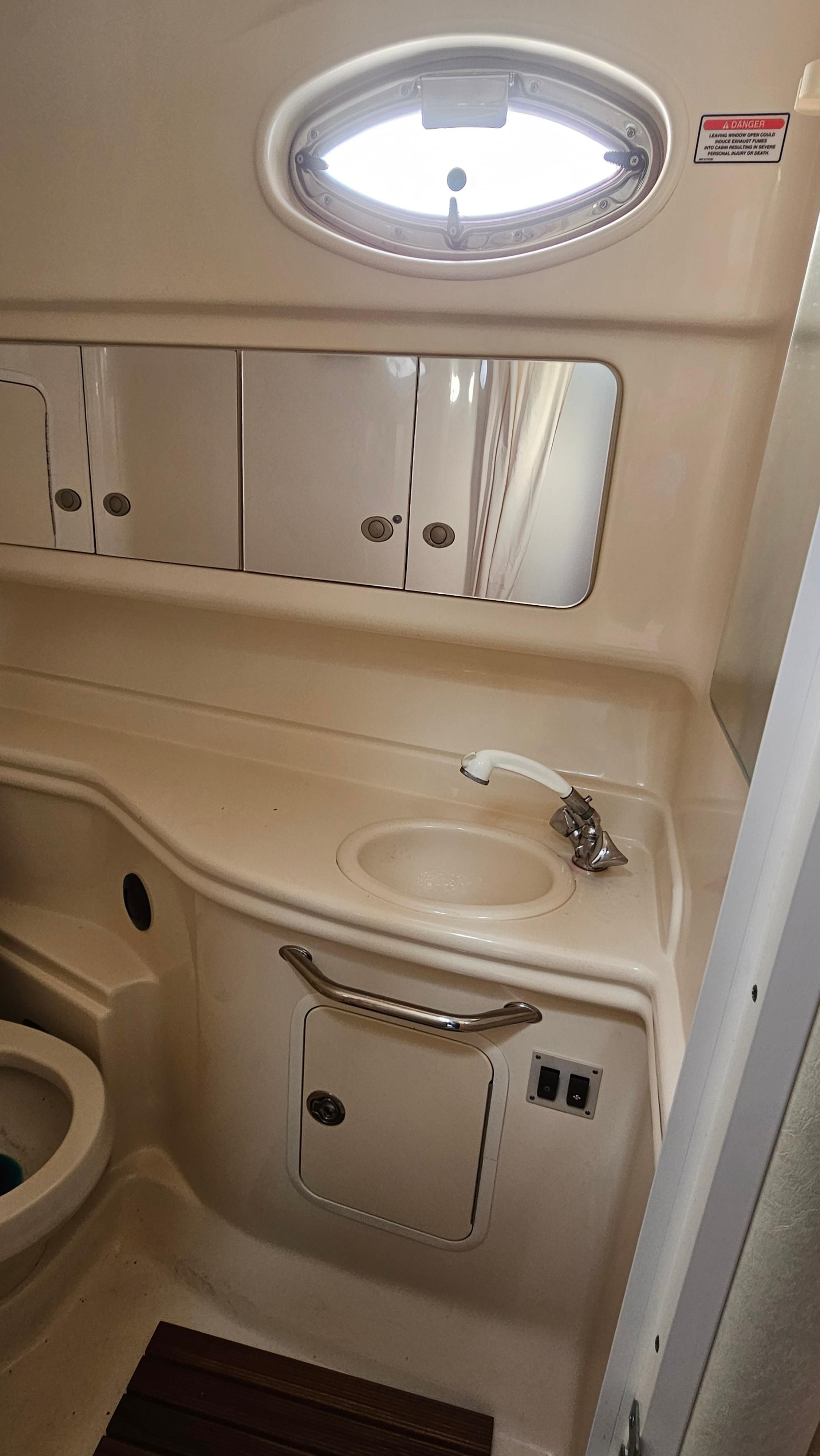 2005 Sea Ray Sundancer 320 - 16