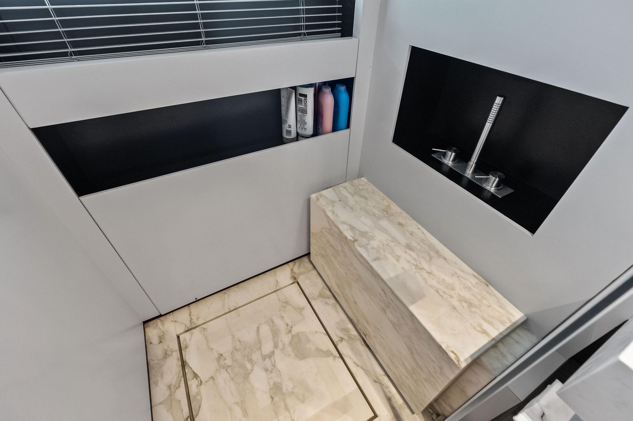 2023 Custom Line Navetta 33 - 97