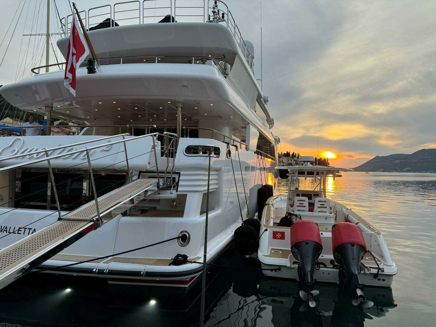 2007 CRN Pilothouse - Image 81