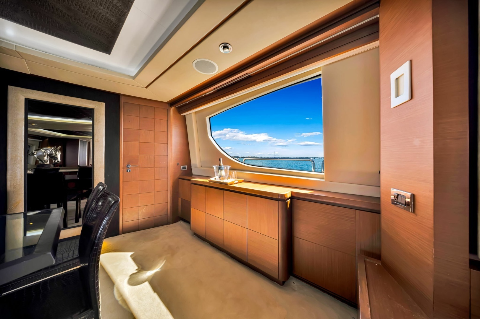 2005 Azimut 105 - Image 75