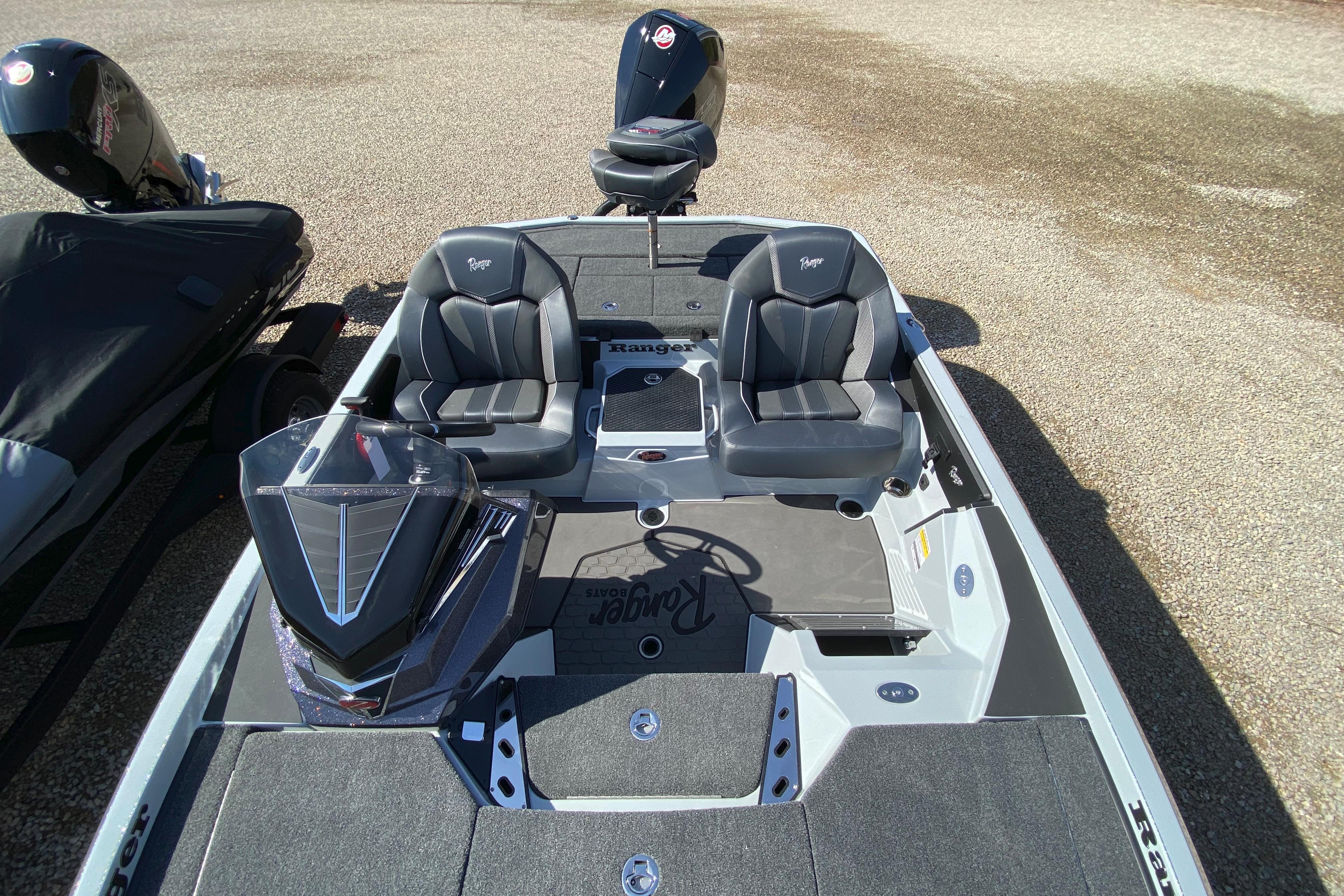 2026 Ranger Z519R boat interior with dual seats and modern design.