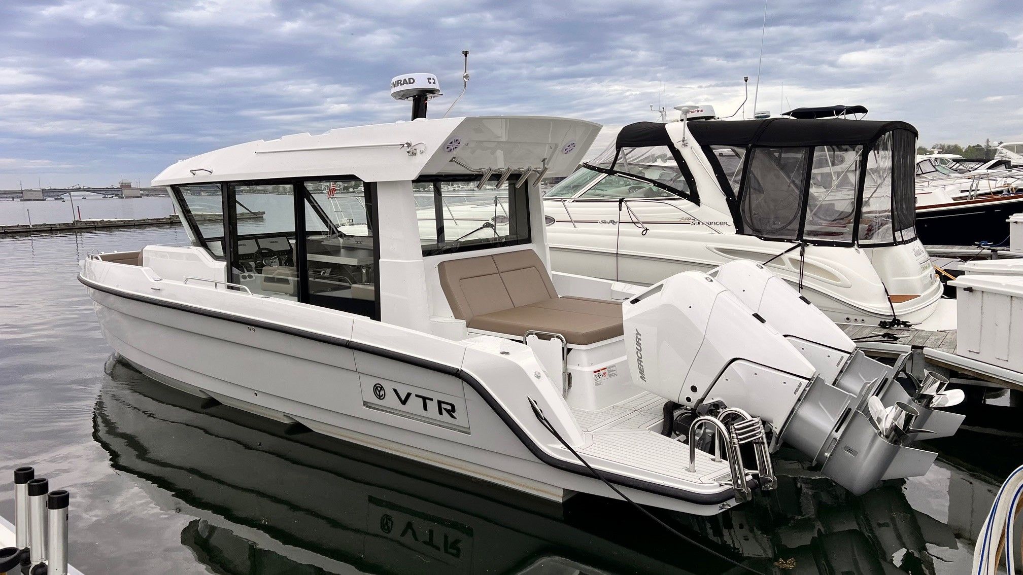 2026 Cruisers Yachts 38 VTR EC - 2