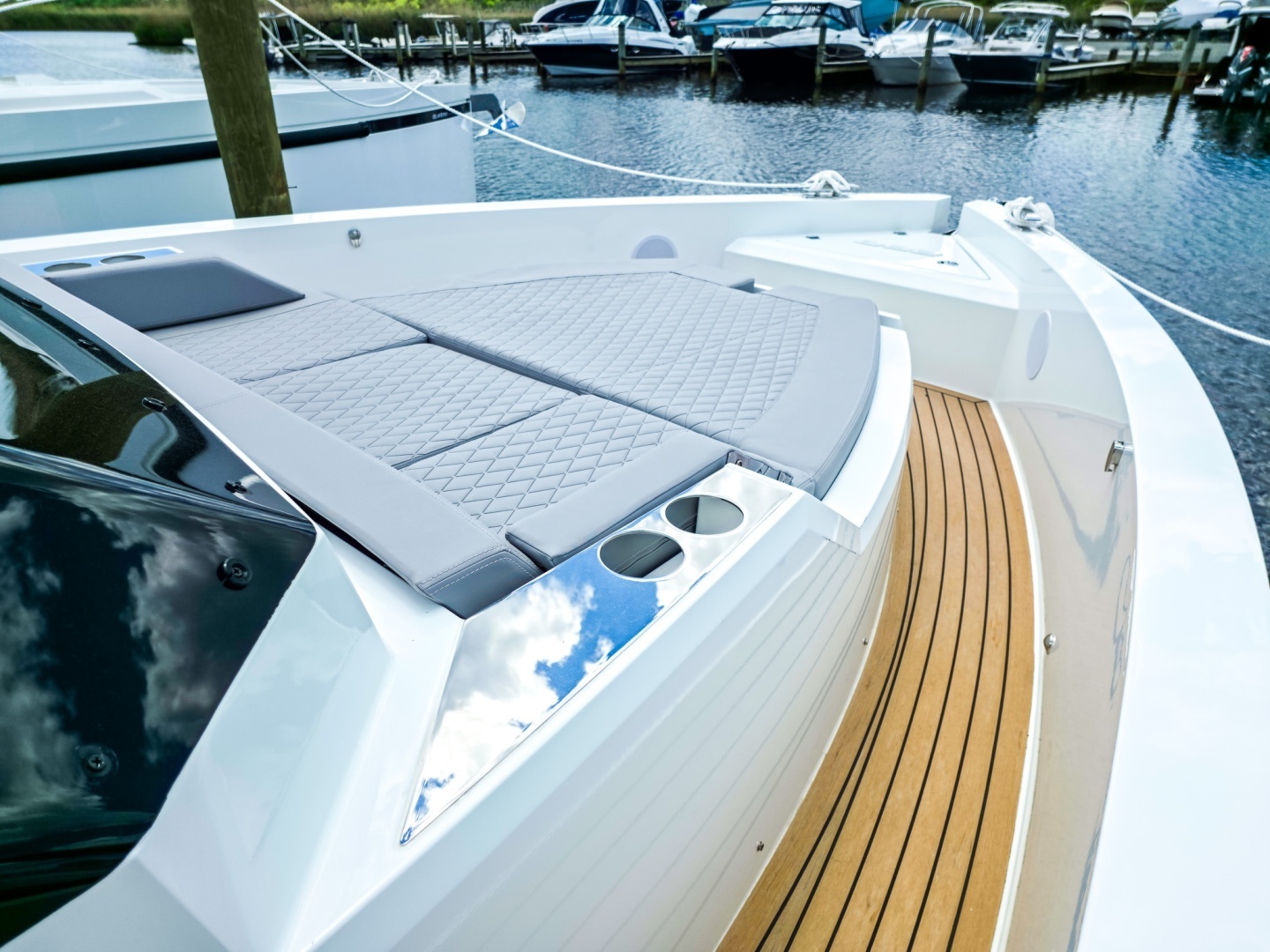 2026 De Antonio Yachts D32 - Image 31