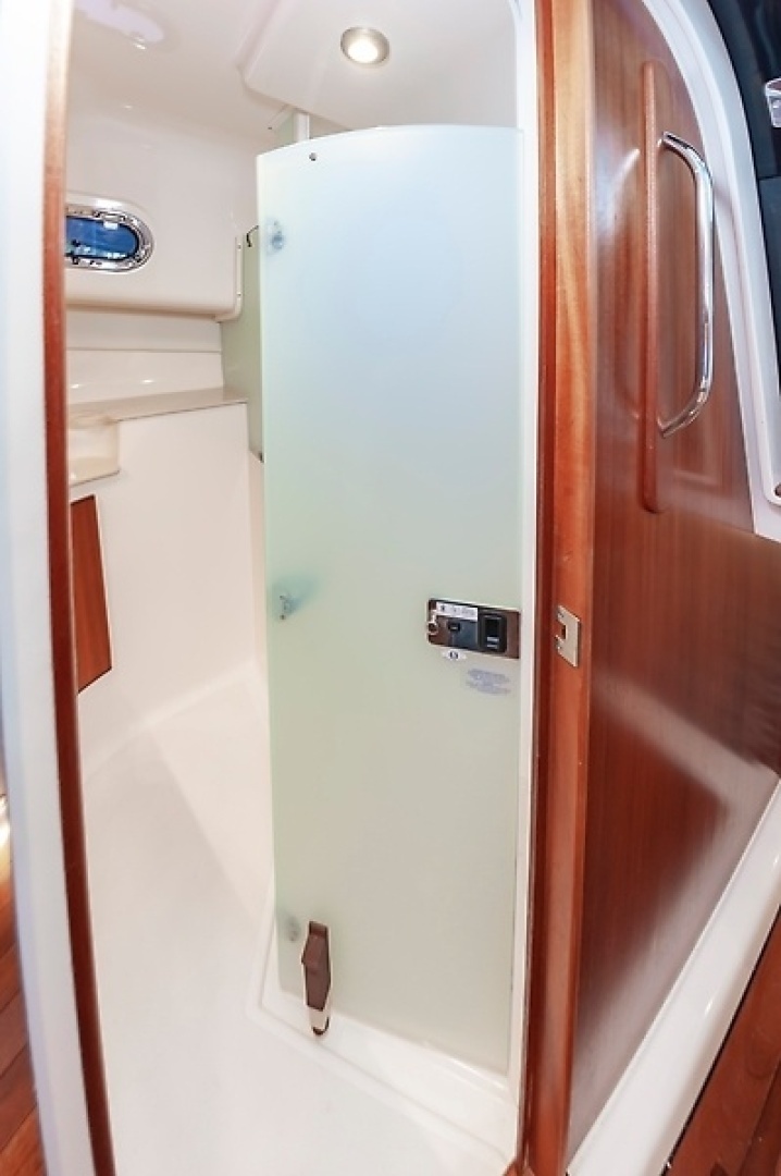 2015 Pursuit 385 OS - Image 45