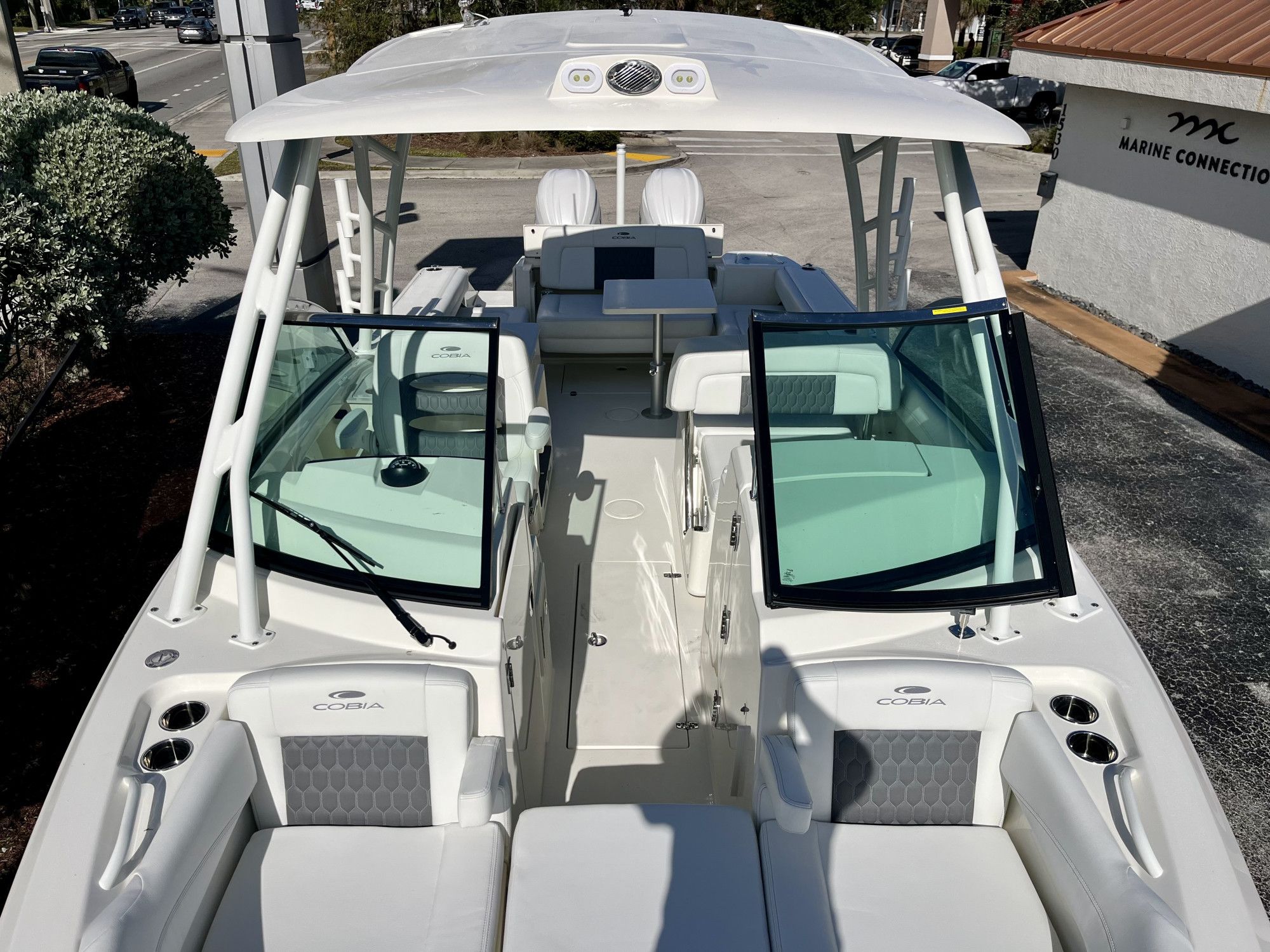2026 Cobia 280 Dual Console - 35