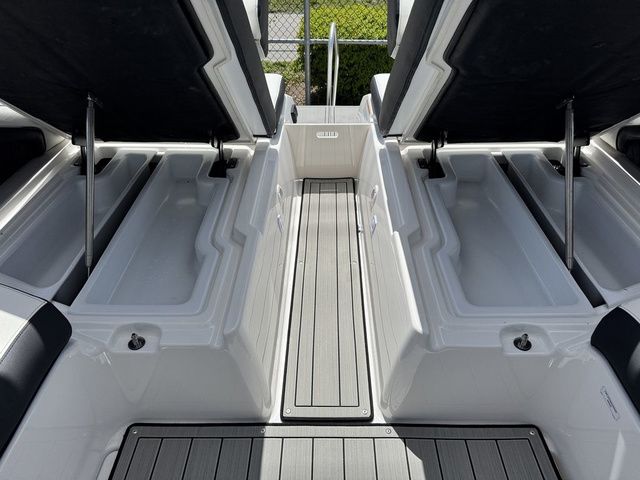 2026 Yamaha Boats 275SD - 34