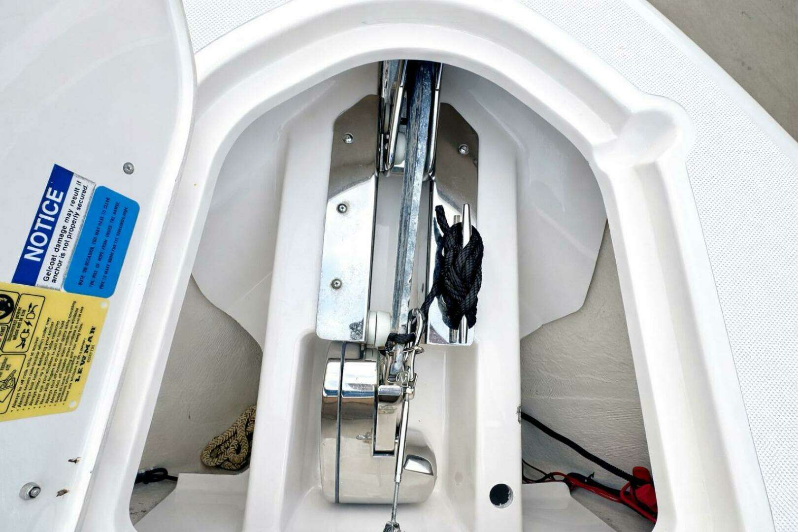 2017 Pursuit C 260 Center Console - Image 3
