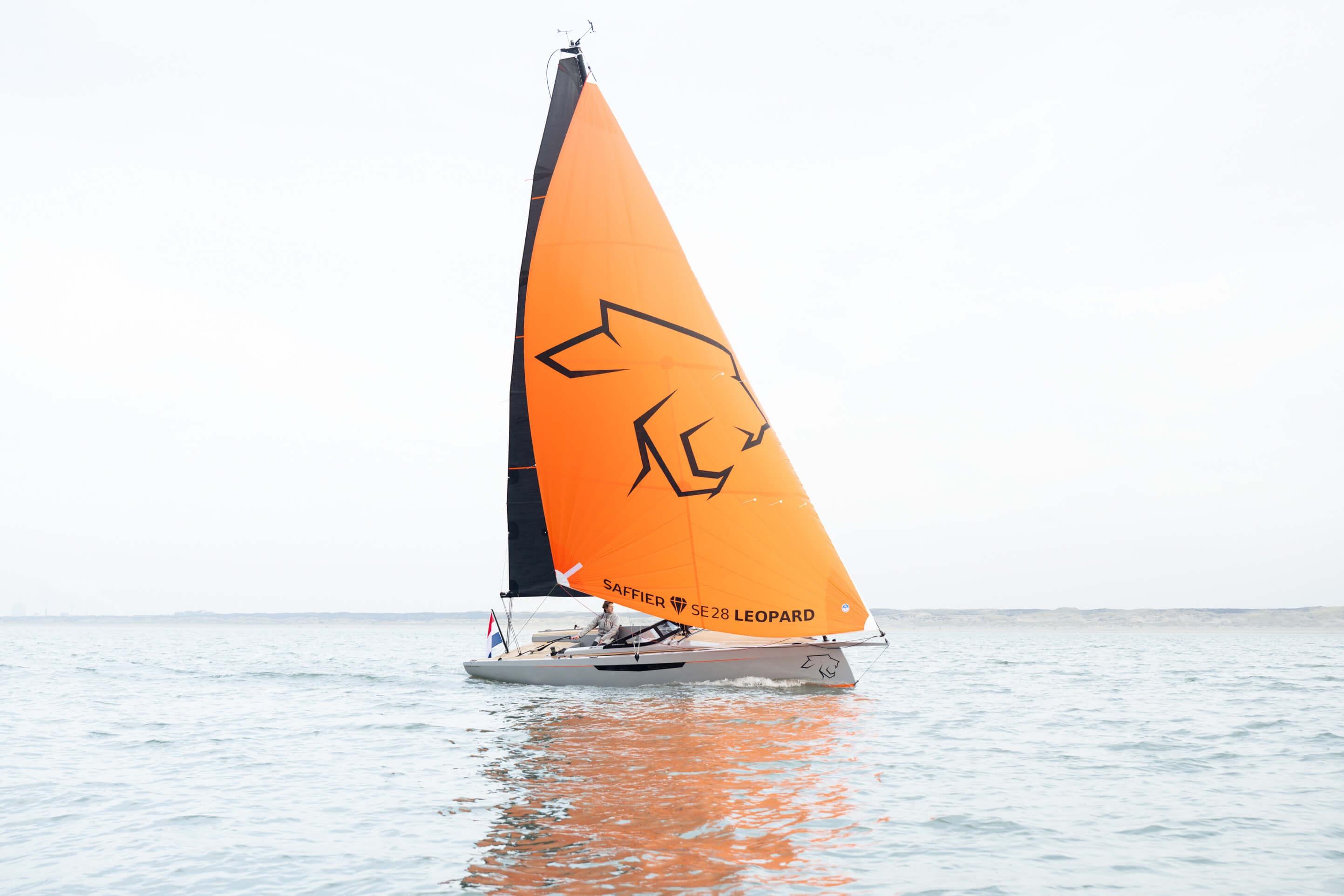 2027 Saffier SE 28 Leopard