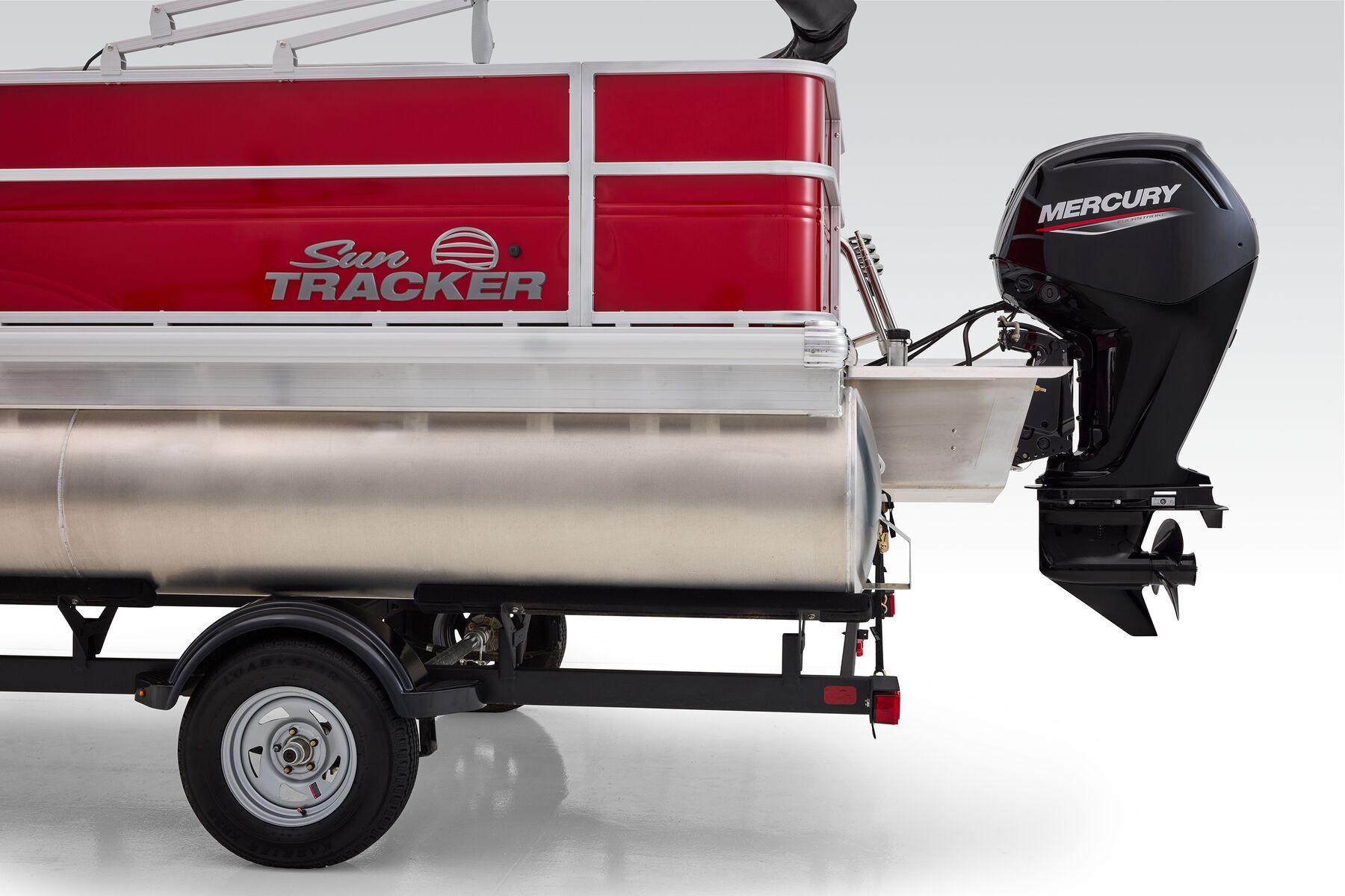 2026 Sun Tracker Party Barge 18 DLX - 67