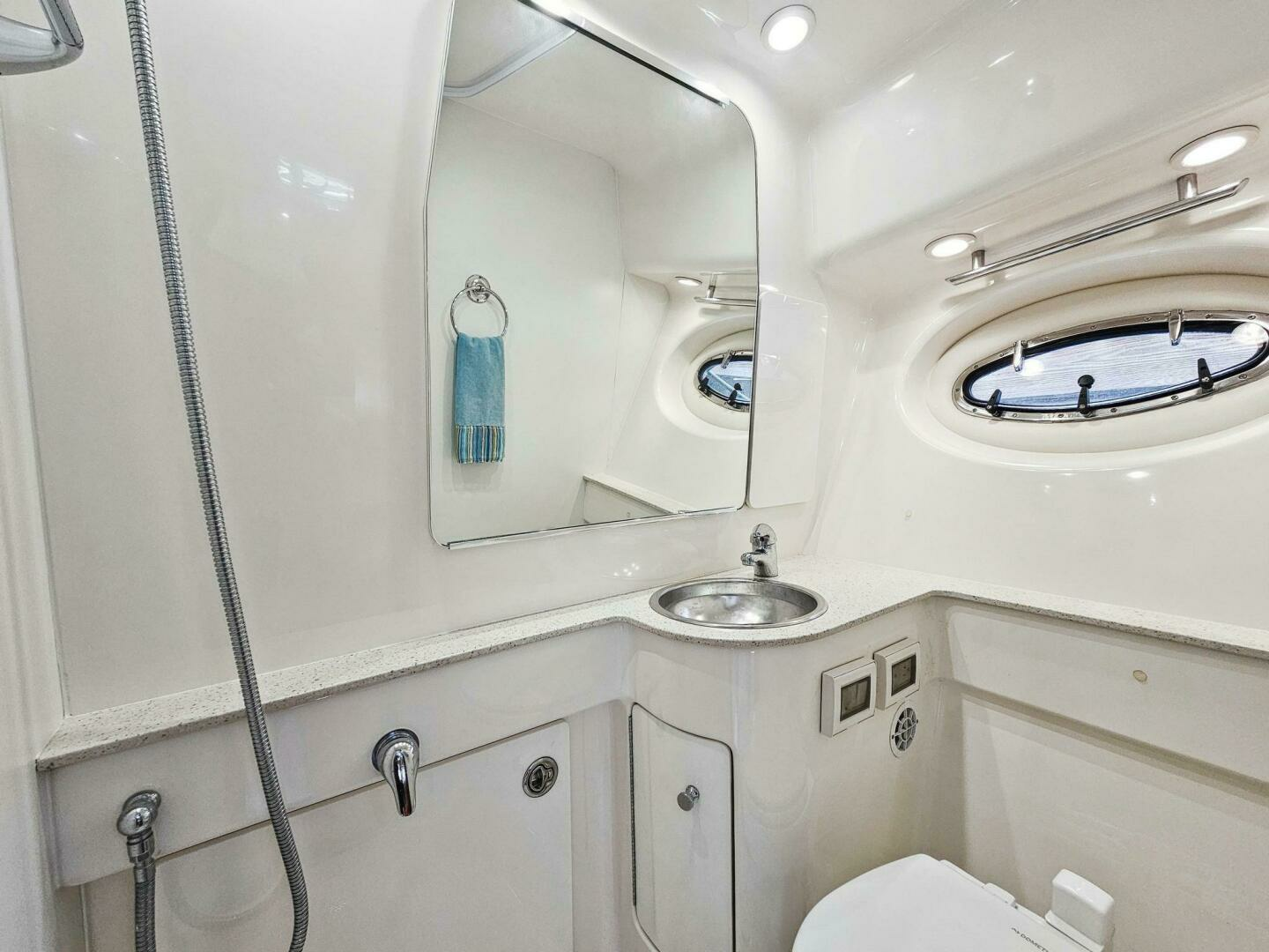 2006 Tiara Yachts 3200 Open - Image 23