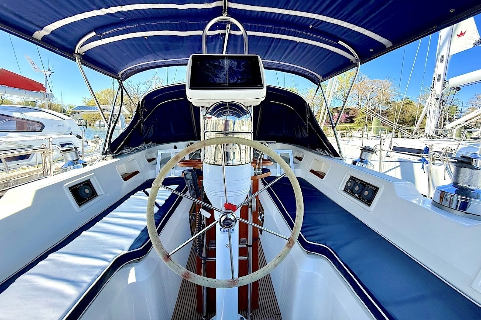 1998 Hylas 49 - Image 20