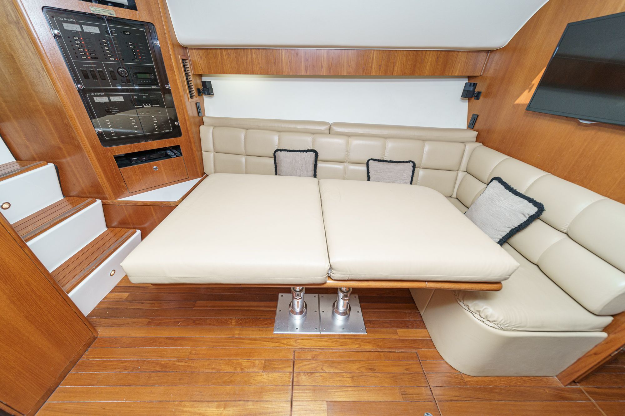 2002 Tiara Yachts 4100 Open - 43