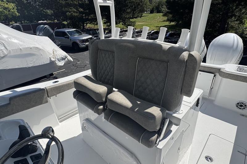 2026 Sea Hunt Gamefish 30 Forward Seating with cushioned helm seats and rod holders.