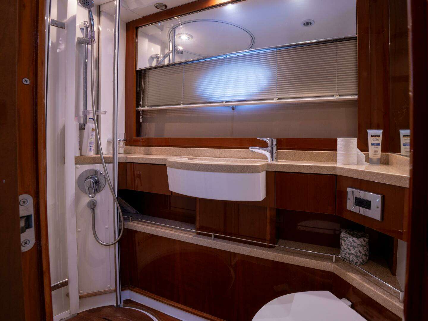 2008 Princess V53 - Image 44