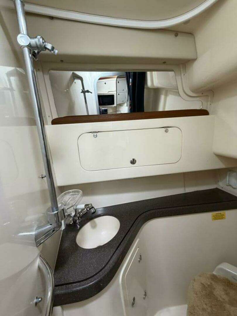 2004 Grady-White — - Image 34
