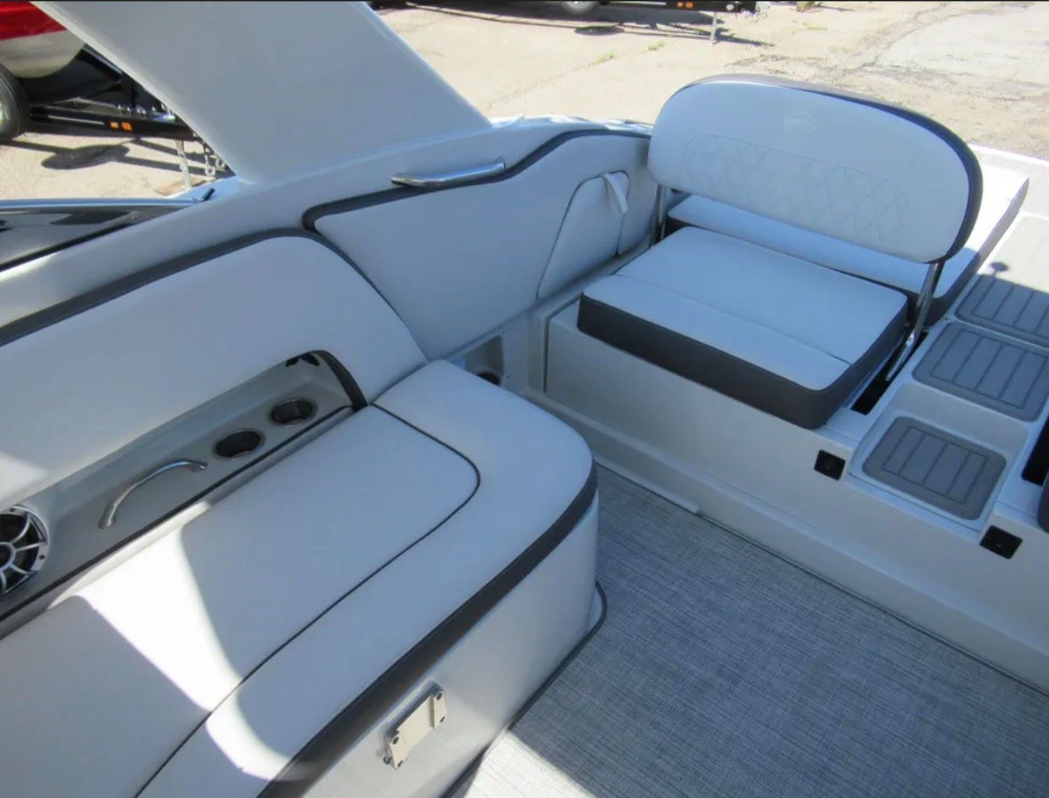 2021 Crownline E305 - 6