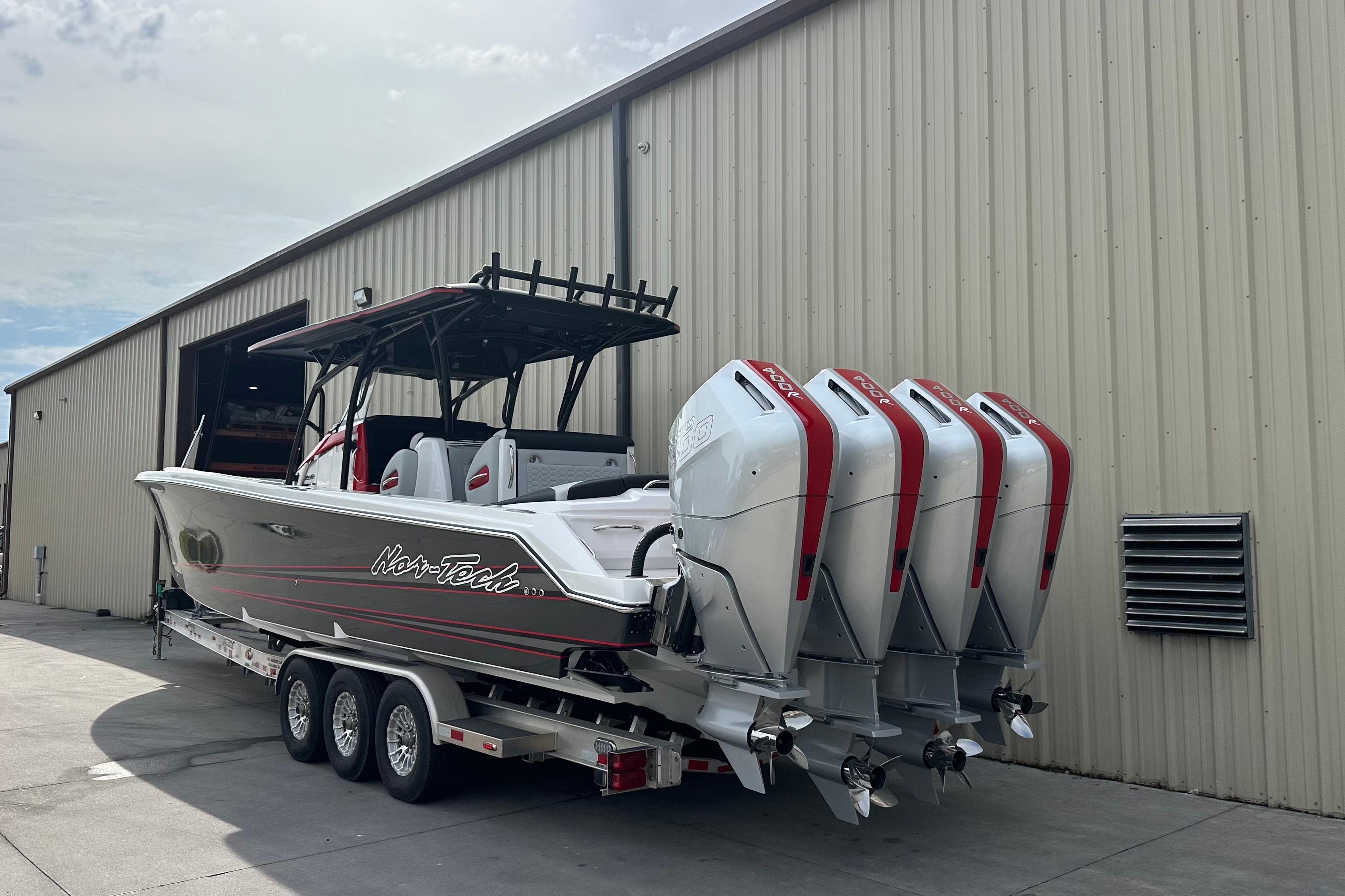 2026 Nor-Tech 390 Sport Center Console