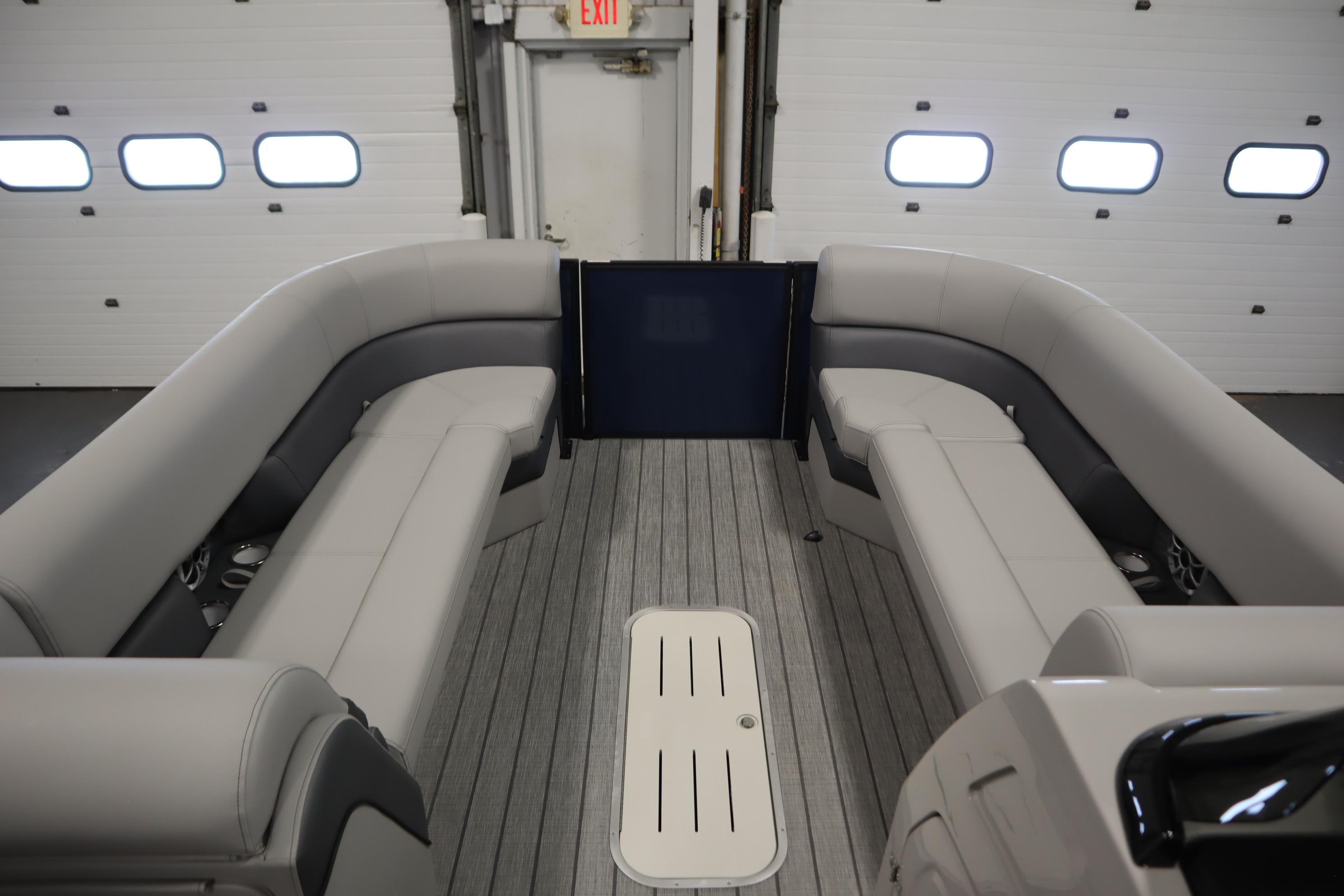 2025 Bentley Pontoons Elite 253 Admiral Tri-toon interior with luxurious seating and modern design.