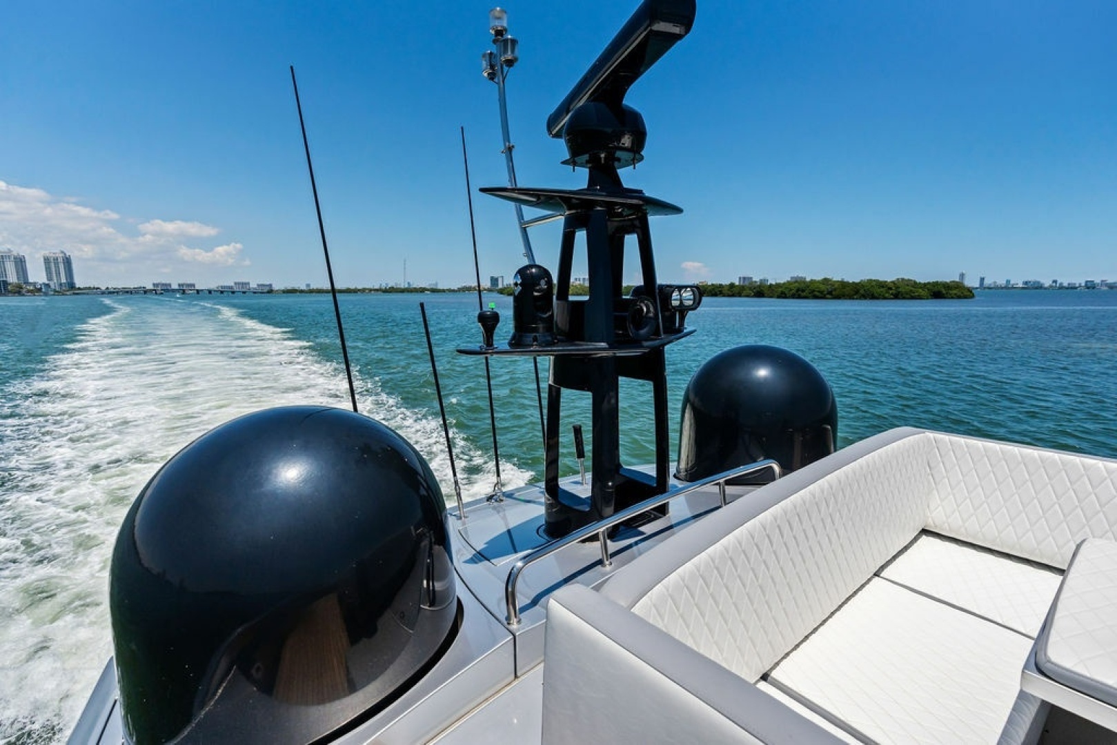 2012 Pershing 92 - Image 11