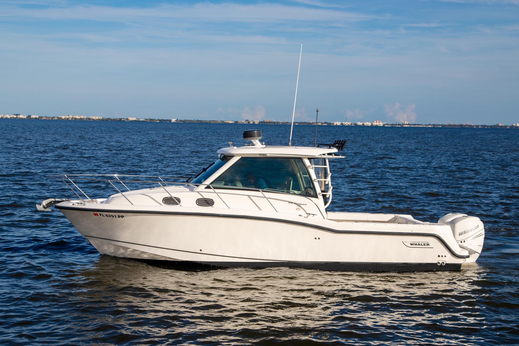 2014 Boston Whaler 315 Conquest