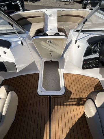 2021 Hurricane SunDeck 191 OB - 12