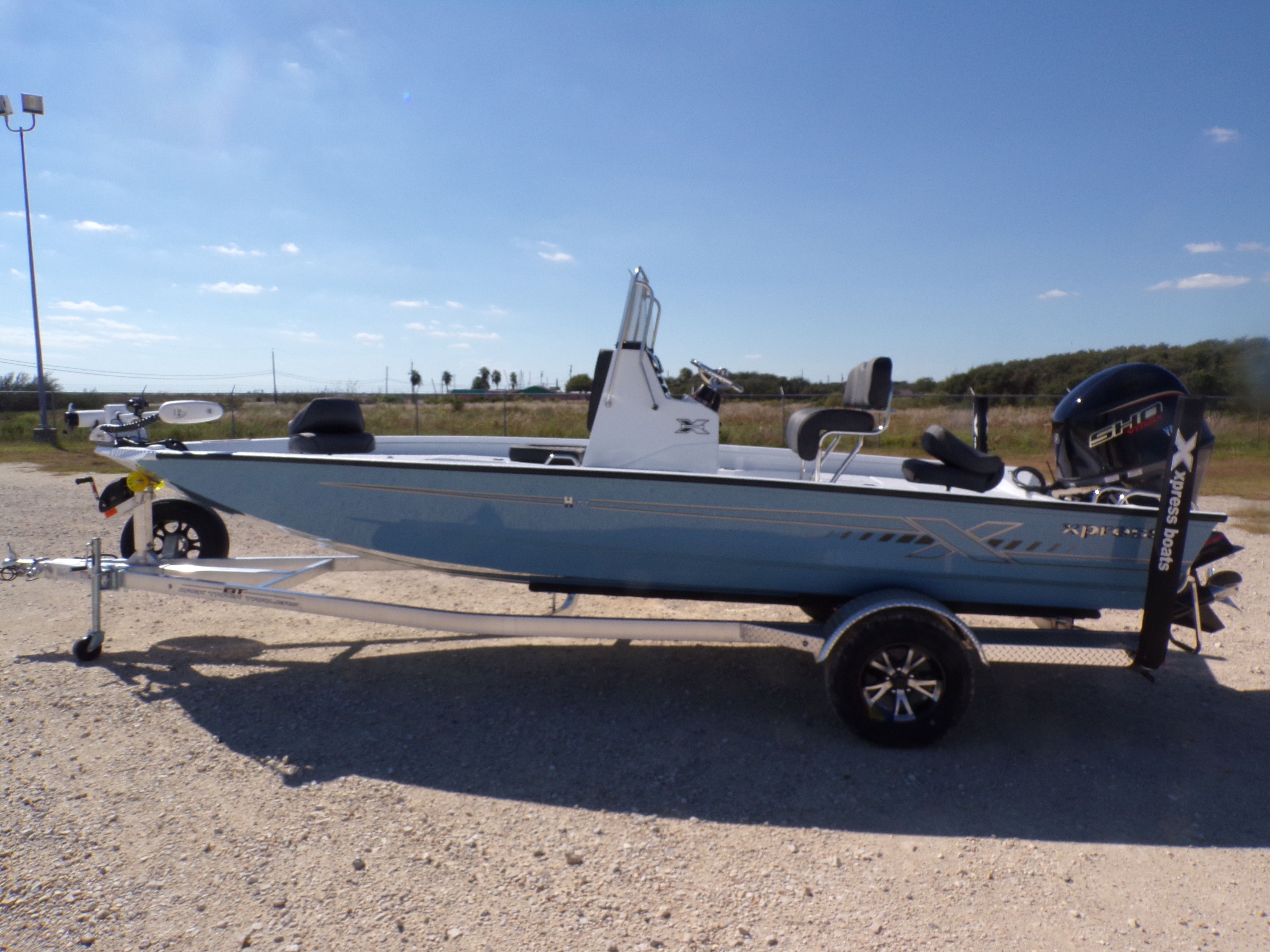 2026 Xpress H20B Bay