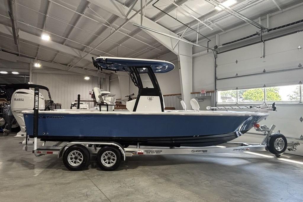 2026 Sportsman Masters 247 Bay Boat