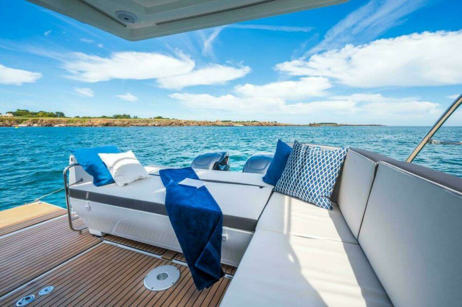 2026 Beneteau Antares 11 - Image 7