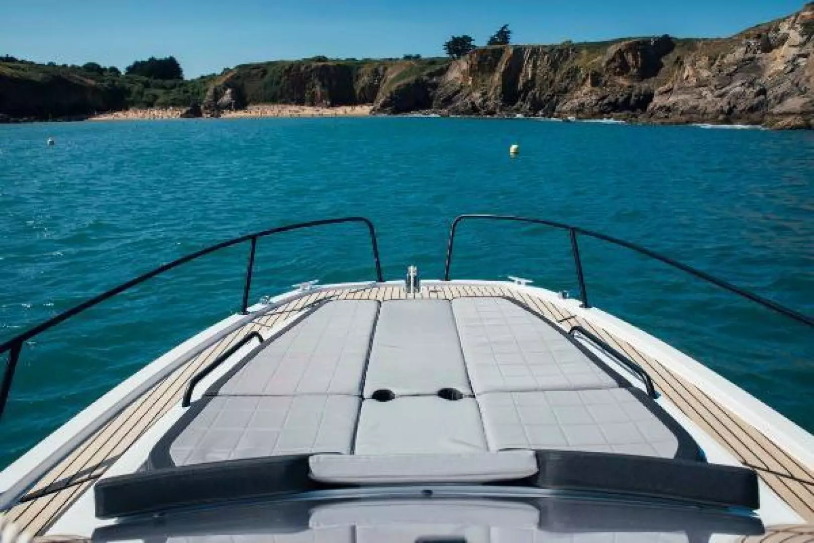 2026 Beneteau Flyer 8 SunDeck - Image 13
