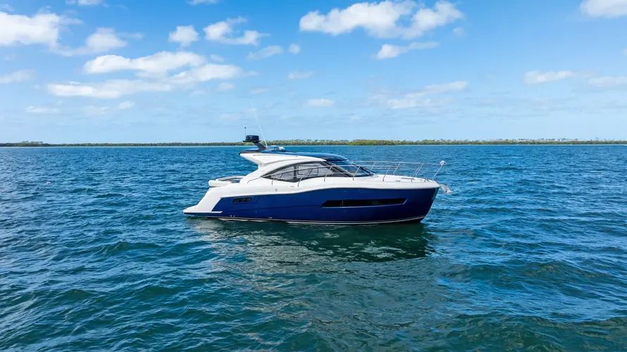 2019 Carver 37 Coupe Diesel
