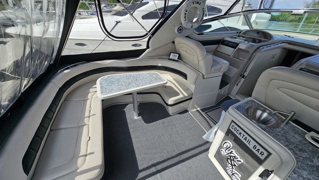 1997 Regal Commodore 402 - 7