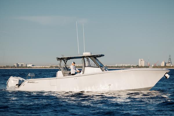 2026 Front Runner 36 Center Console