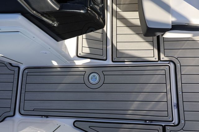 2026 Yamaha Boats 195 S BOTH COLOR AVAILABLE - 23