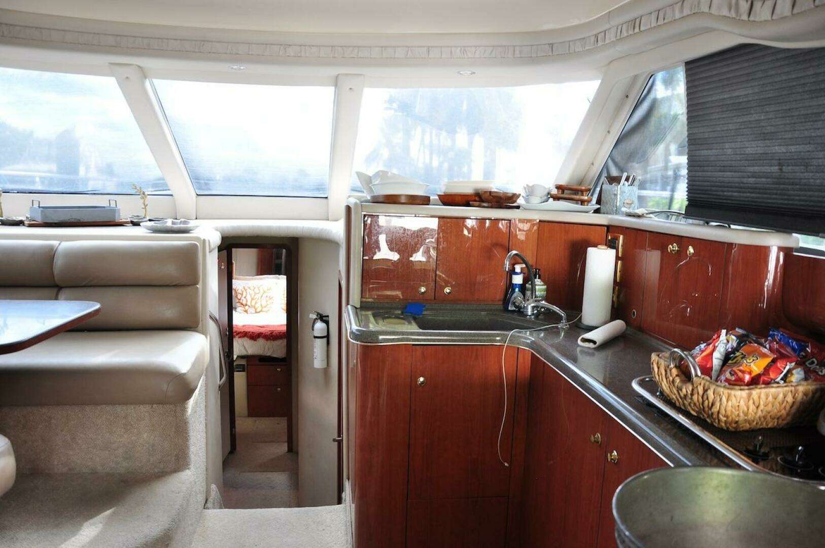 1998 Sea Ray 480 Sedan Bridge - Image 44