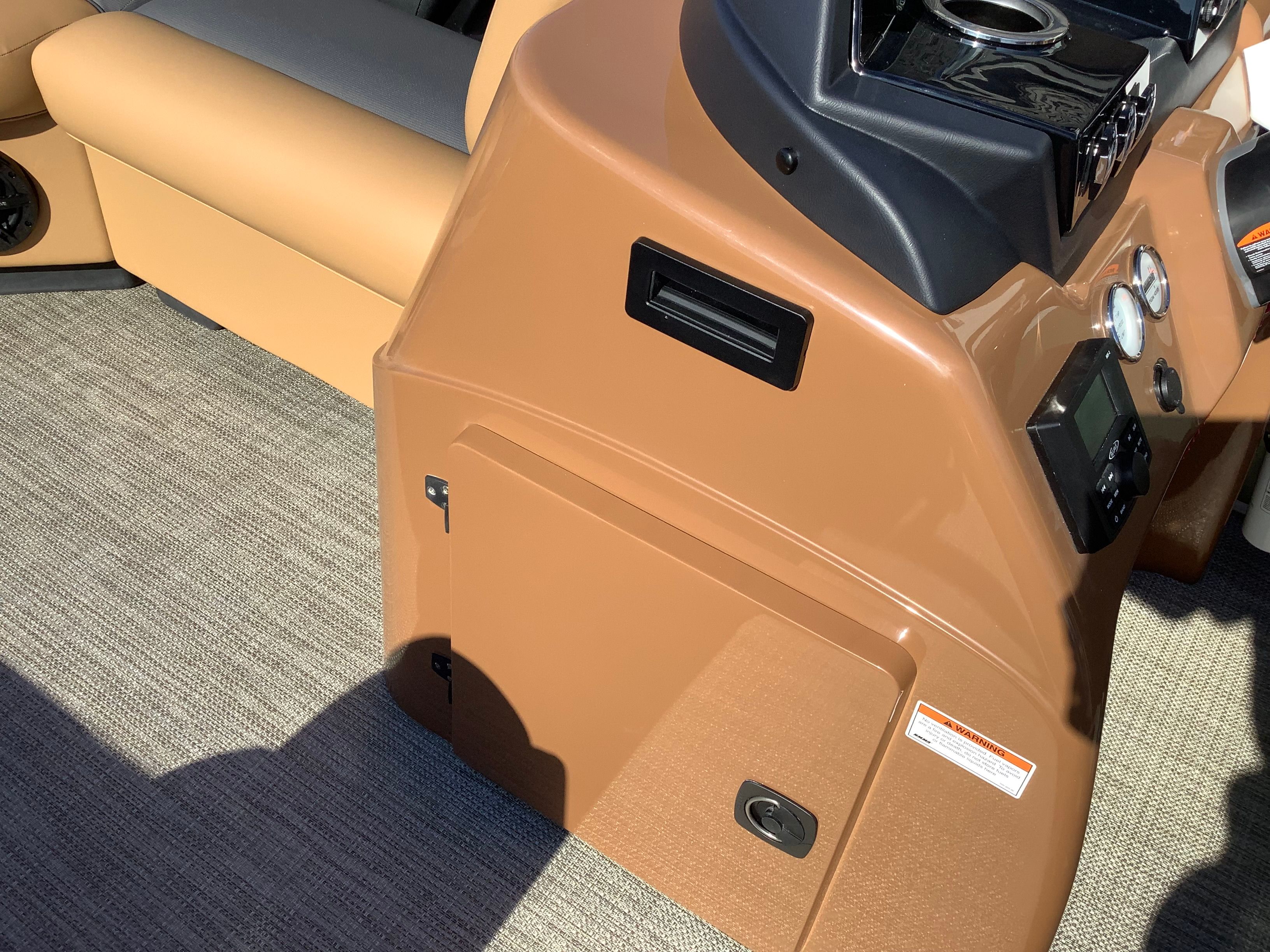 Interior of Landau 21 Island Breeze 2026 with dashboard.