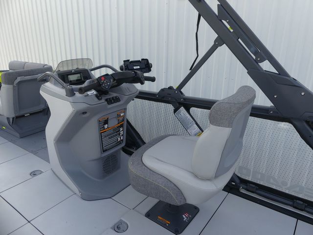 2023 Sea-Doo Switch Cruise 21 - 15